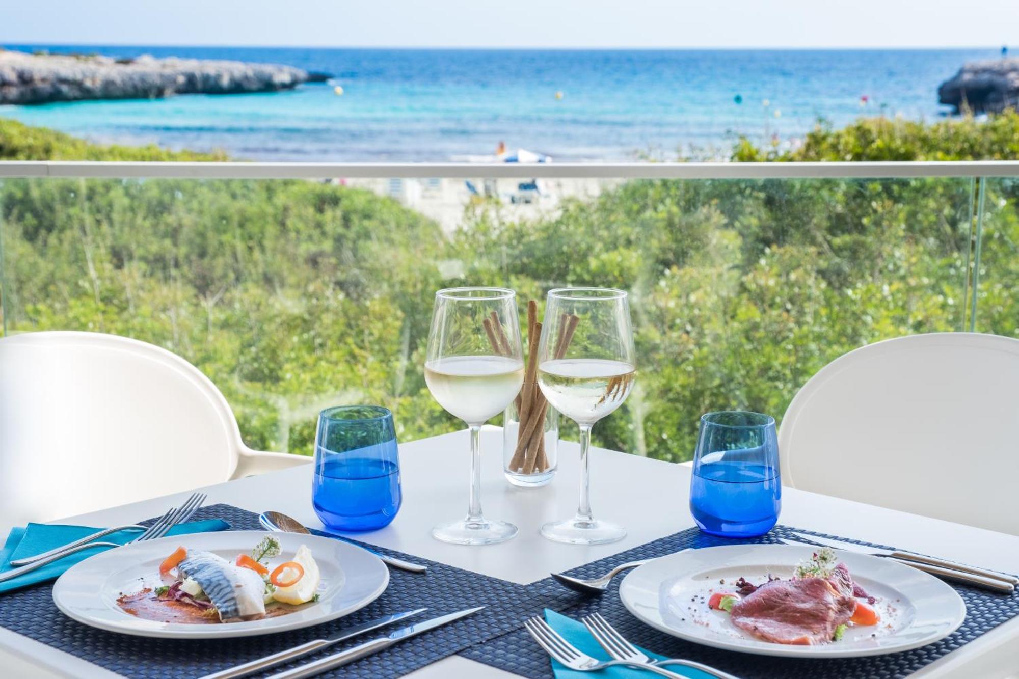 Fergus Style Carema Aparthotel Cala en Bosch